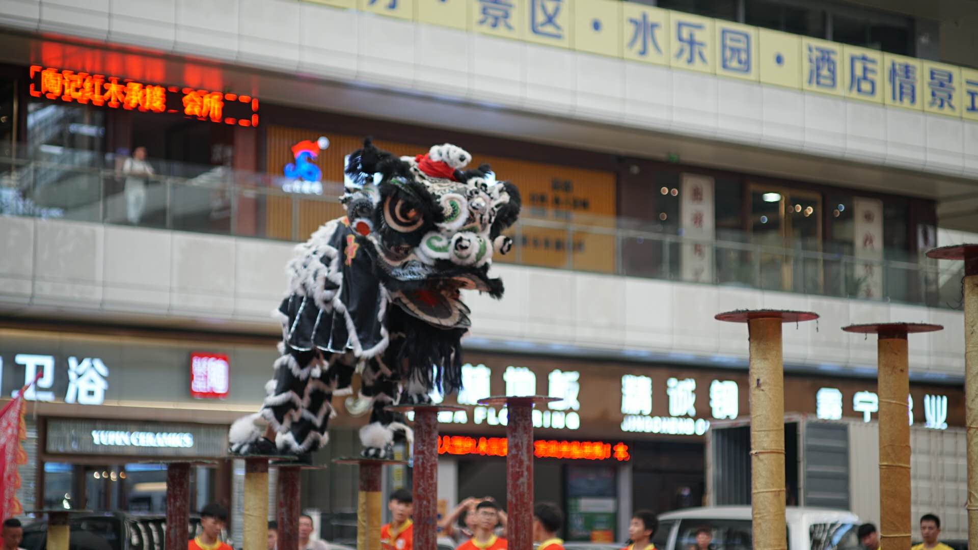 欢迎光临佛山鸿胜蔡李佛梁伟永武术龙狮团_佛山蔡李佛舞狮团_专业醒狮